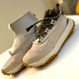 Men hiking/running shoes